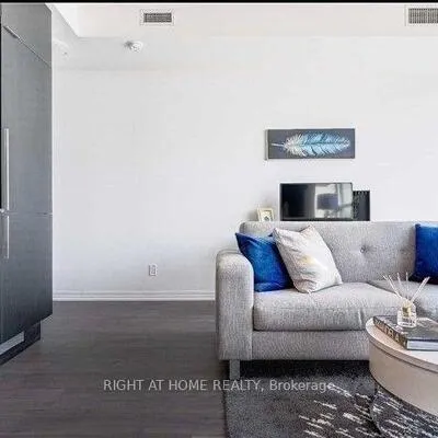 88,&nbsp;Blue Jays, Waterfront Communities C1, Toronto