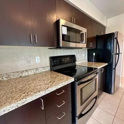 920,&nbsp;Sheppard, Bathurst Manor, Toronto