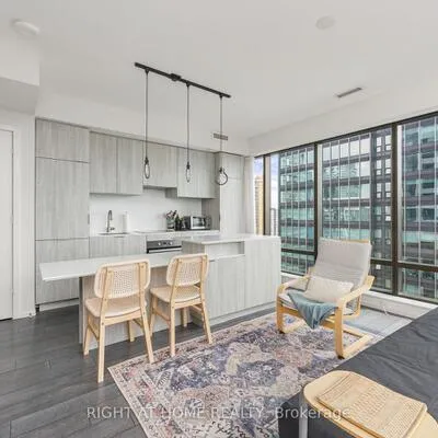 5,&nbsp;St Joseph, Bay Street Corridor, Toronto