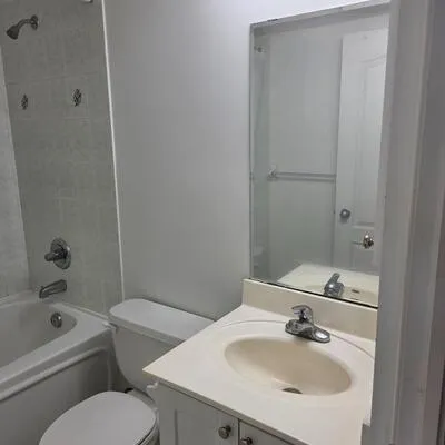 3,&nbsp;Rean, Bayview Village, Toronto