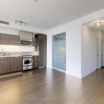 290,&nbsp;Adelaide, Waterfront Communities C1, Toronto