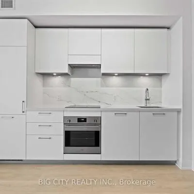 25,&nbsp;Frederick Todd, Thorncliffe Park, Toronto