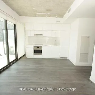 185,&nbsp;Roehampton, Mount Pleasant West, Toronto