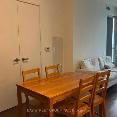 15,&nbsp;Grenville, Bay Street Corridor, Toronto