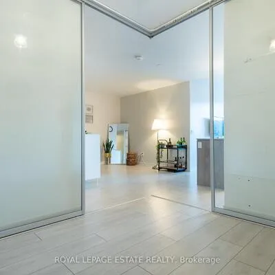31,&nbsp;Tippett, Clanton Park, Toronto
