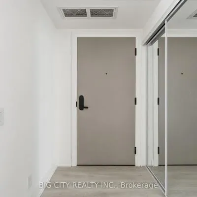 25,&nbsp;Frederick Todd, Thorncliffe Park, Toronto