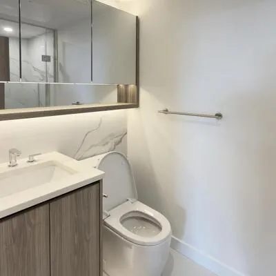 75,&nbsp;Billes, Bayview Village, Toronto