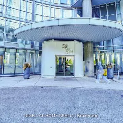 38,&nbsp;Dan Leckie, Waterfront Communities C1, Toronto