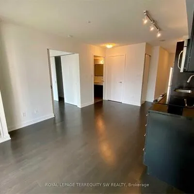 126,&nbsp;Simcoe, Waterfront Communities C1, Toronto