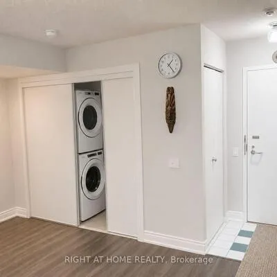 21,&nbsp;Overlea, Thorncliffe Park, Toronto
