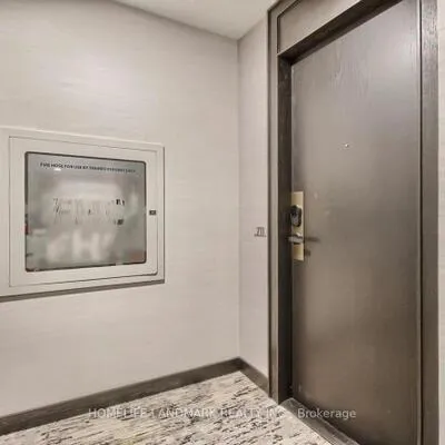 23,&nbsp;Hollywood, Willowdale East, Toronto
