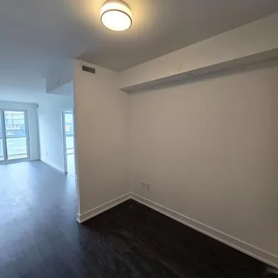 30,&nbsp;Inn on the Park, Banbury-Don Mills, Toronto