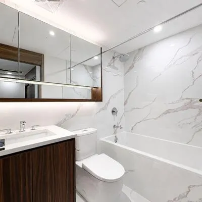 75,&nbsp;Billes, Bayview Village, Toronto