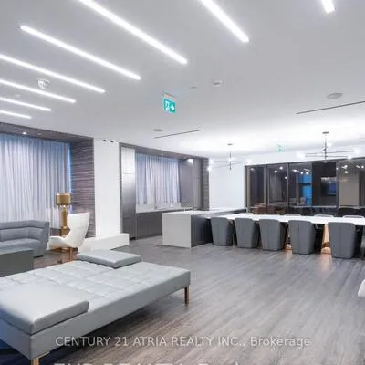39,&nbsp;Roehampton, Mount Pleasant West, Toronto
