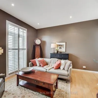 33,&nbsp;Price, Rosedale-Moore Park, Toronto