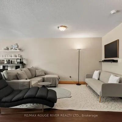 205,&nbsp;Frederick, Moss Park, Toronto