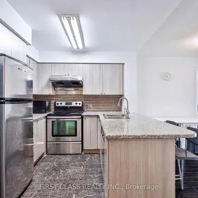 35,&nbsp;Hollywood, Willowdale East, Toronto