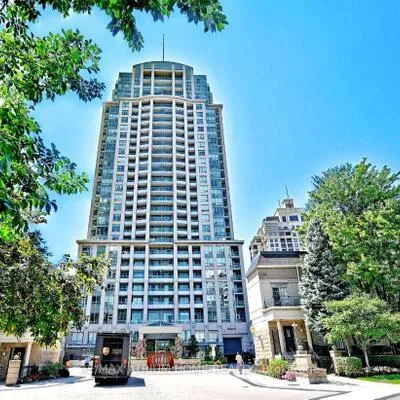 17,&nbsp;Barberry, Bayview Village, Toronto