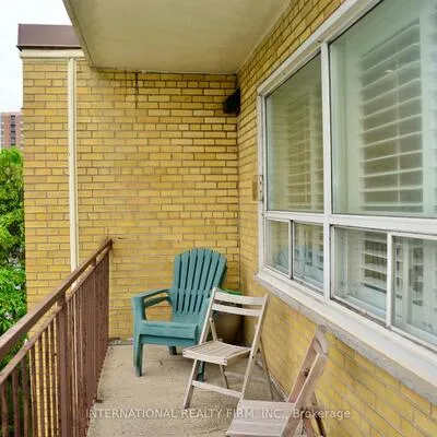219,&nbsp;Wilson, Bedford Park-Nortown, Toronto