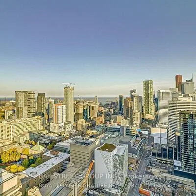 386,&nbsp;Yonge, Bay Street Corridor, Toronto