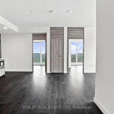 18,&nbsp;Esther Shiner, Bayview Village, Toronto
