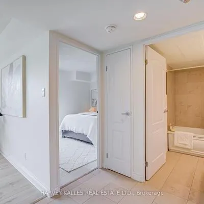 97,&nbsp;Lawton, Yonge-St. Clair, Toronto