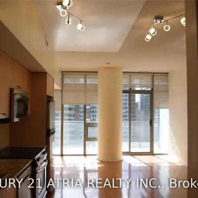33,&nbsp;Charles, Church-Yonge Corridor, Toronto