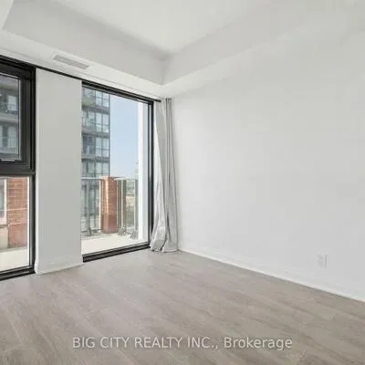 25,&nbsp;Frederick Todd, Thorncliffe Park, Toronto