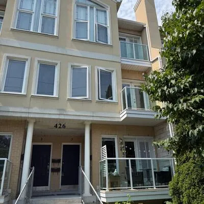 426,&nbsp;Kenneth, Willowdale East, Toronto