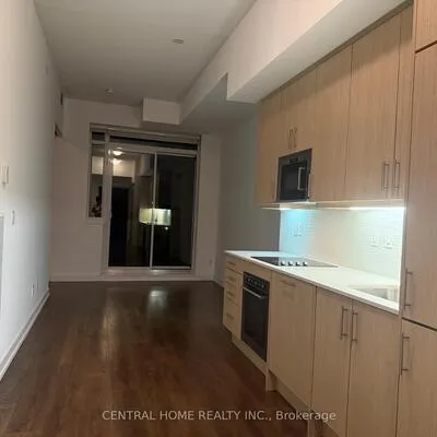 297,&nbsp;College, Kensington-Chinatown, Toronto