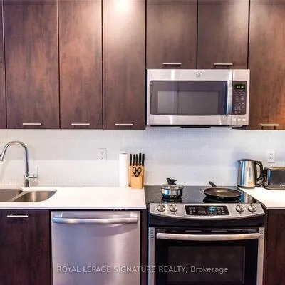 50,&nbsp;Bruyeres, Waterfront Communities C1, Toronto