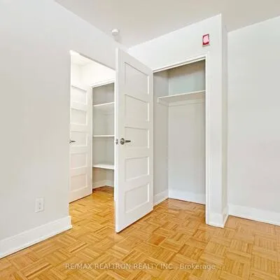 490,&nbsp;Eglinton, Mount Pleasant East, Toronto