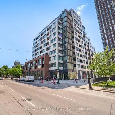 664,&nbsp;Spadina, University, Toronto