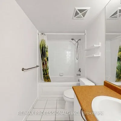 22,&nbsp;Wellesley, Church-Yonge Corridor, Toronto
