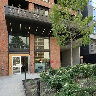 109,&nbsp;Erskine, Mount Pleasant West, Toronto