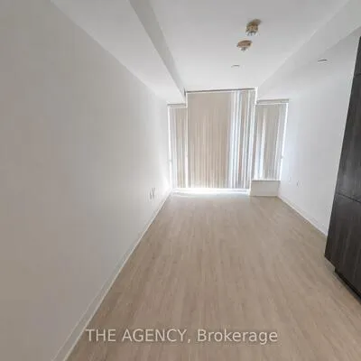 27,&nbsp;Bathurst, Waterfront Communities C1, Toronto