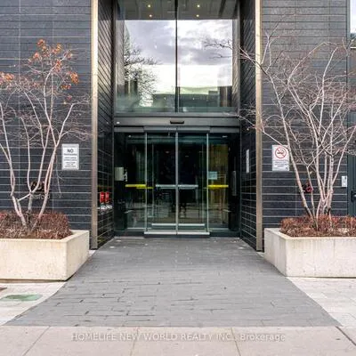 28,&nbsp;Wellesley, Church-Yonge Corridor, Toronto