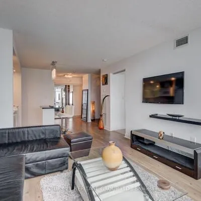 25,&nbsp;Telegram, Waterfront Communities C1, Toronto