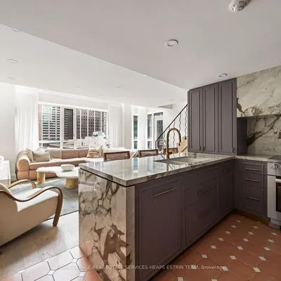 80,&nbsp;Cumberland, Annex, Toronto
