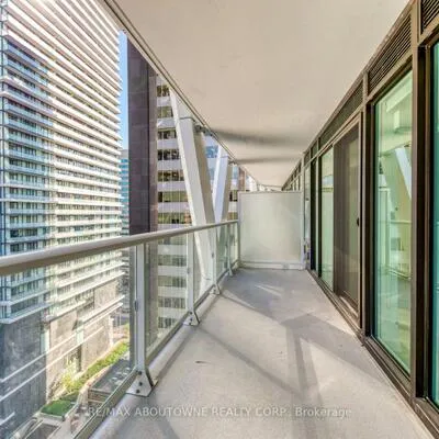 230,&nbsp;Simcoe, Kensington-Chinatown, Toronto