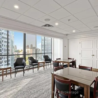 24,&nbsp;Wellesley, Bay Street Corridor, Toronto