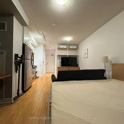 21,&nbsp;Carlton, Church-Yonge Corridor, Toronto