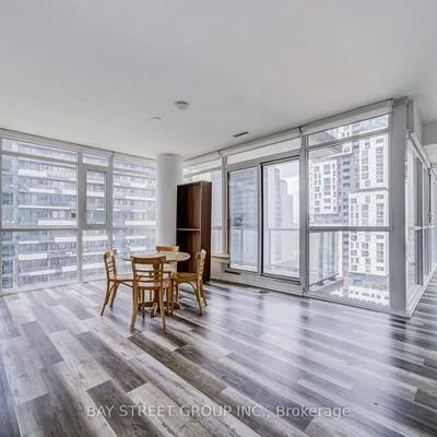290,&nbsp;Adelaide, Waterfront Communities C1, Toronto