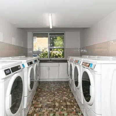 276,&nbsp;St George, Annex, Toronto