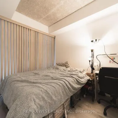 161,&nbsp;Roehampton, Mount Pleasant West, Toronto