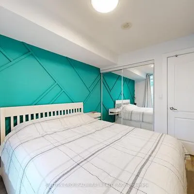 212,&nbsp;Eglinton, Mount Pleasant East, Toronto