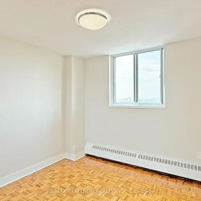 1500,&nbsp;Bathurst, Humewood-Cedarvale, Toronto