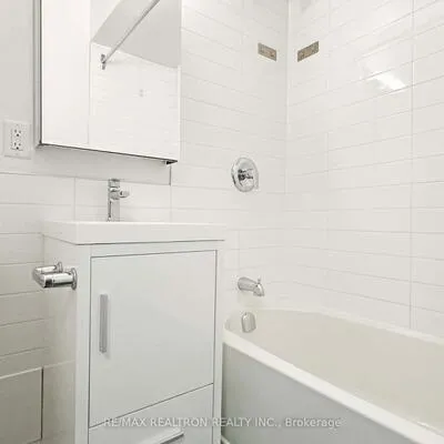 990,&nbsp;Avenue, Yonge-Eglinton, Toronto