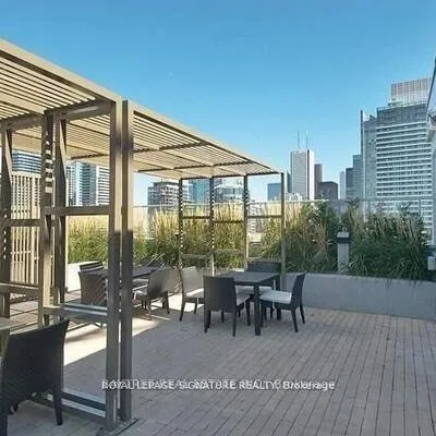 352,&nbsp;Front, Waterfront Communities C1, Toronto