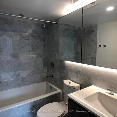 17,&nbsp;Bathurst, Waterfront Communities C1, Toronto